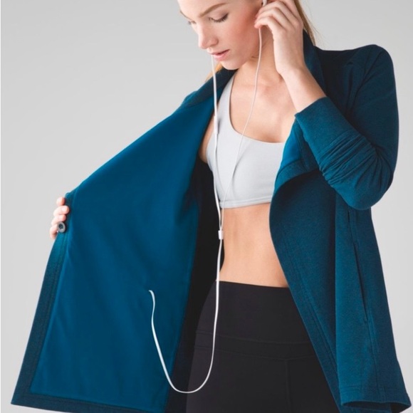 Lululemon Coast Wrap II - Picture 6 of 11